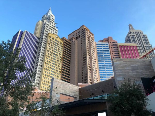 配资平台开户 纳斯达克跌近3%，为什么美股走熊市A股却走牛市？