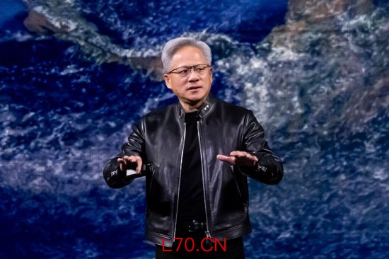 英伟达预计到2027年底AI芯片收入将达到至少1万亿美元