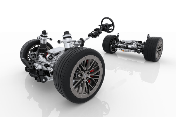 “最强量产保时捷”纯电卡宴电池系统揭秘：散热能力堪比 100 台大冰箱