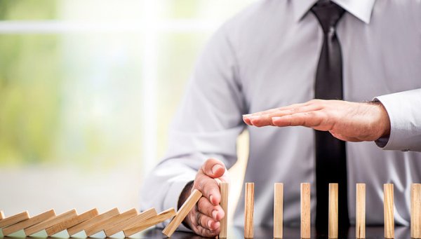 告别“偿二代”过渡期，险企一季度偿付能力普遍下滑，五家机构“亮红灯”