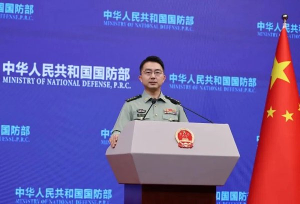 中方为巴基斯坦建造的“麒麟”级常规动力潜艇在三亚交付，巴基斯坦总统、海军参谋长等军政高层出席仪式！中方：是中巴之间正常的装备合作